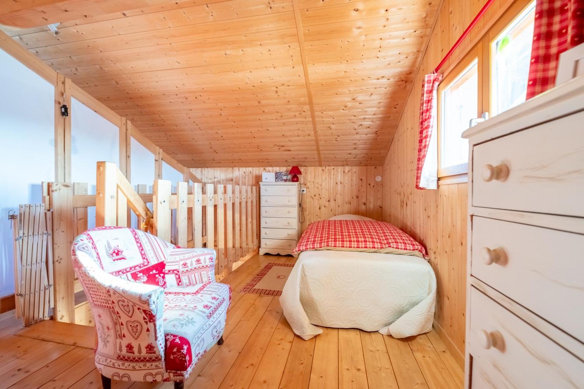 Chalet L'Embellie - Chalet Avec Piscine Partagee Saint-Laurent-en-Grandvaux エクステリア 写真
